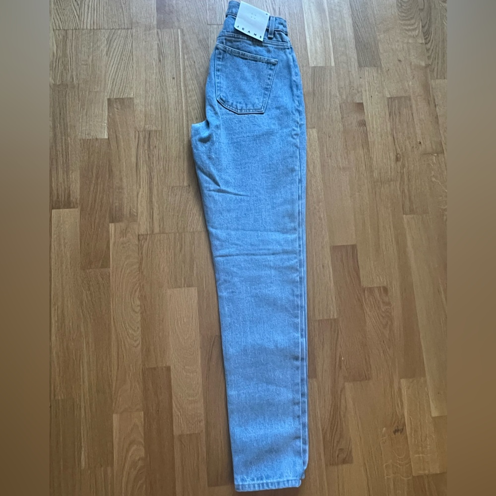 BNWT AA High Waist Mom Jean • size 26 - Picture 7 of 7